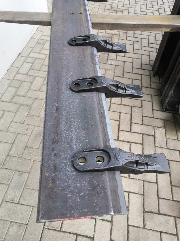 Hardoxový brit s dierami na zuby alebo obojstranný šrobovací - 4