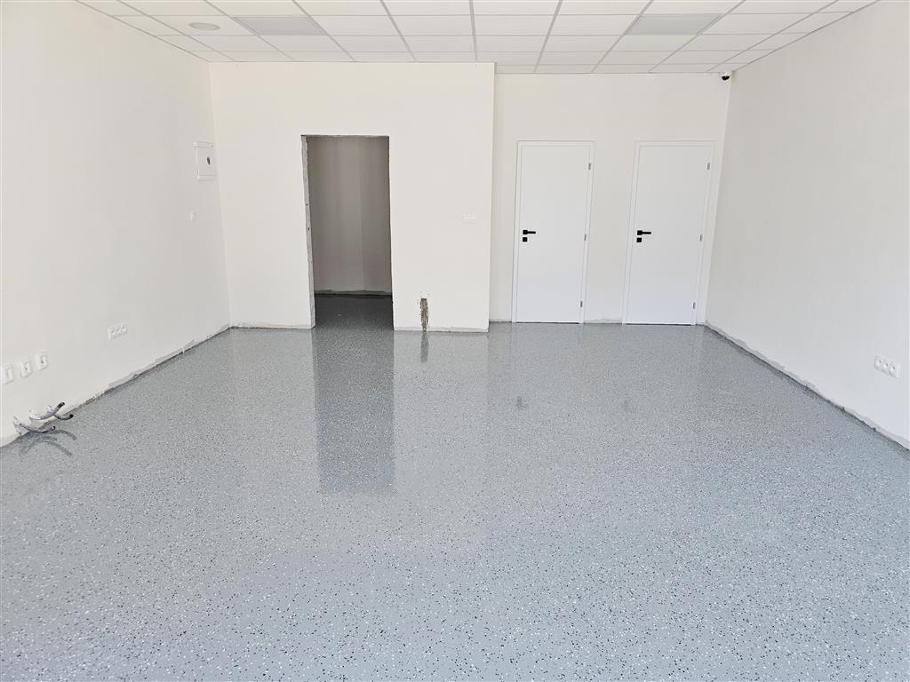 PRENÁJOM OBCHODNÝ / KOMERČNÝ PRIESTOR 50 m2 - 4