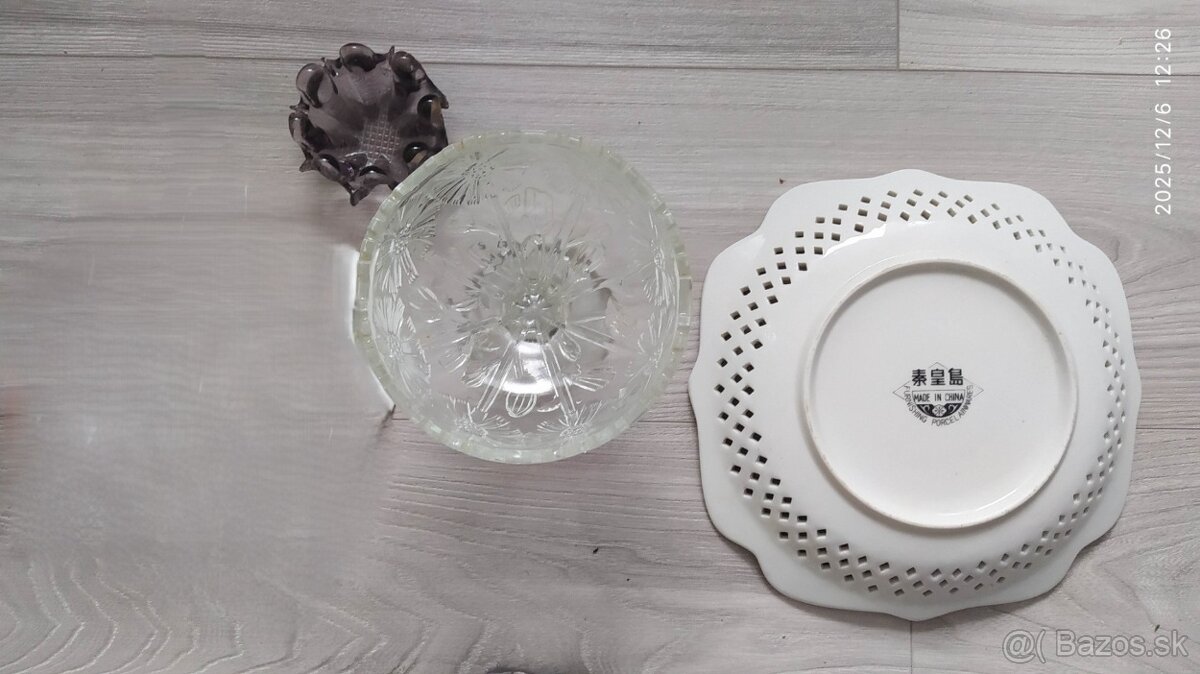 Predám tieto ozdobný čínsky tanier , misky a popolník a novú - 4