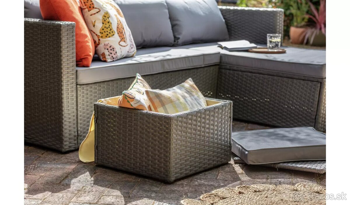 Rohová záhradná sedačka – ideálna na balkón aj menšiu terasu - 4