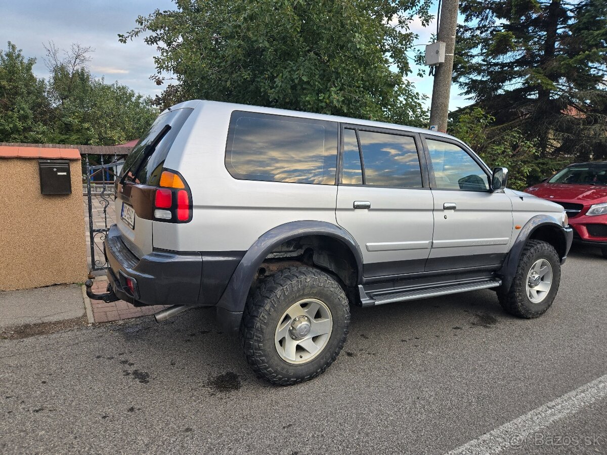 Mitsubishi pajero sport - 4