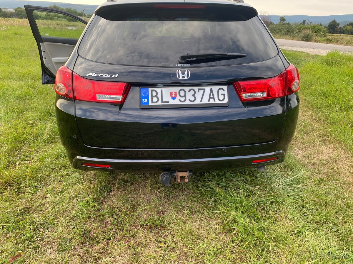 Predám Honda 2,2diesel Accord tourer 2010 - 4