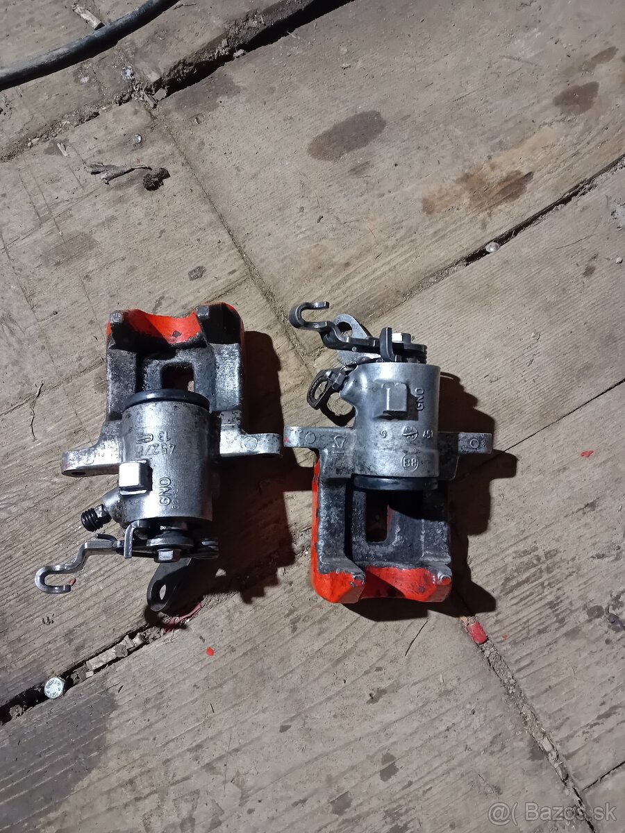 Zadne strmene auudi a3 8P - 4