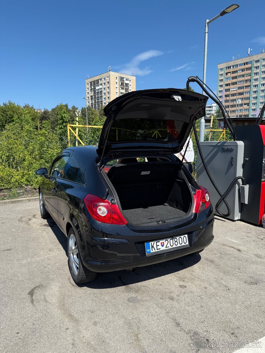 Predám Opel Corsa 1.2 benzín, r. v. 2007 - 4