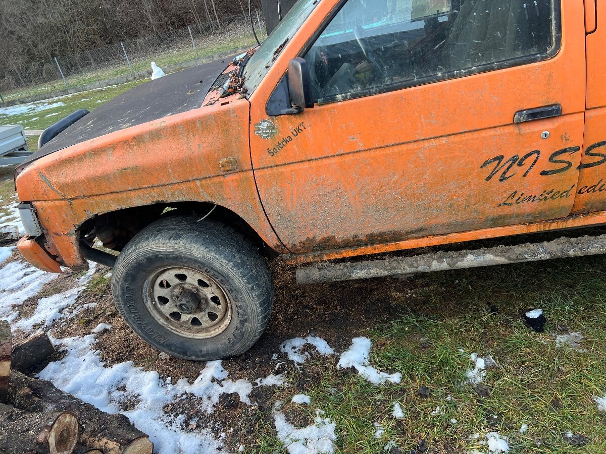 Nissan navara d21 - 4