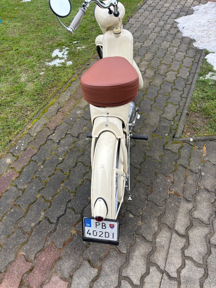 Jawa 550 - 4