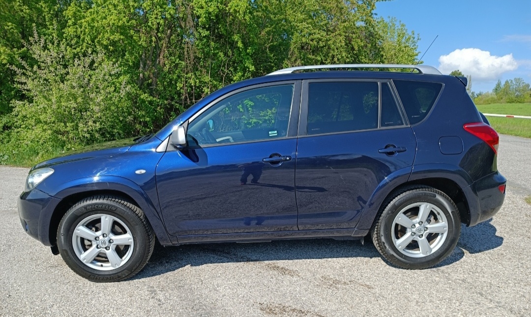 Toyota RAV-4 2,2diesel 4x4 - 4