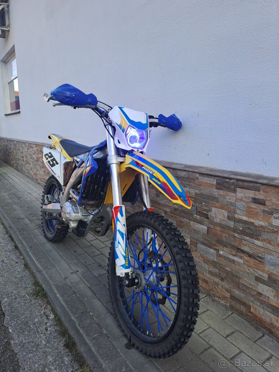 Enduro Mikilon MZK 250cm3