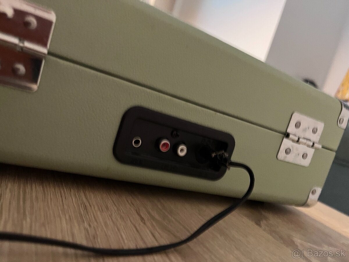 Štýlový gramofón Crosley v krásnej farbe - 4