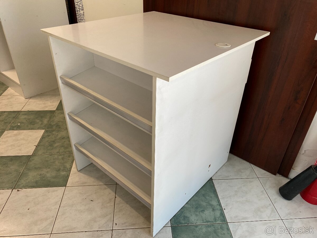 Vešiaky rôzne varianty 10 Euro za 100 kusov - 4