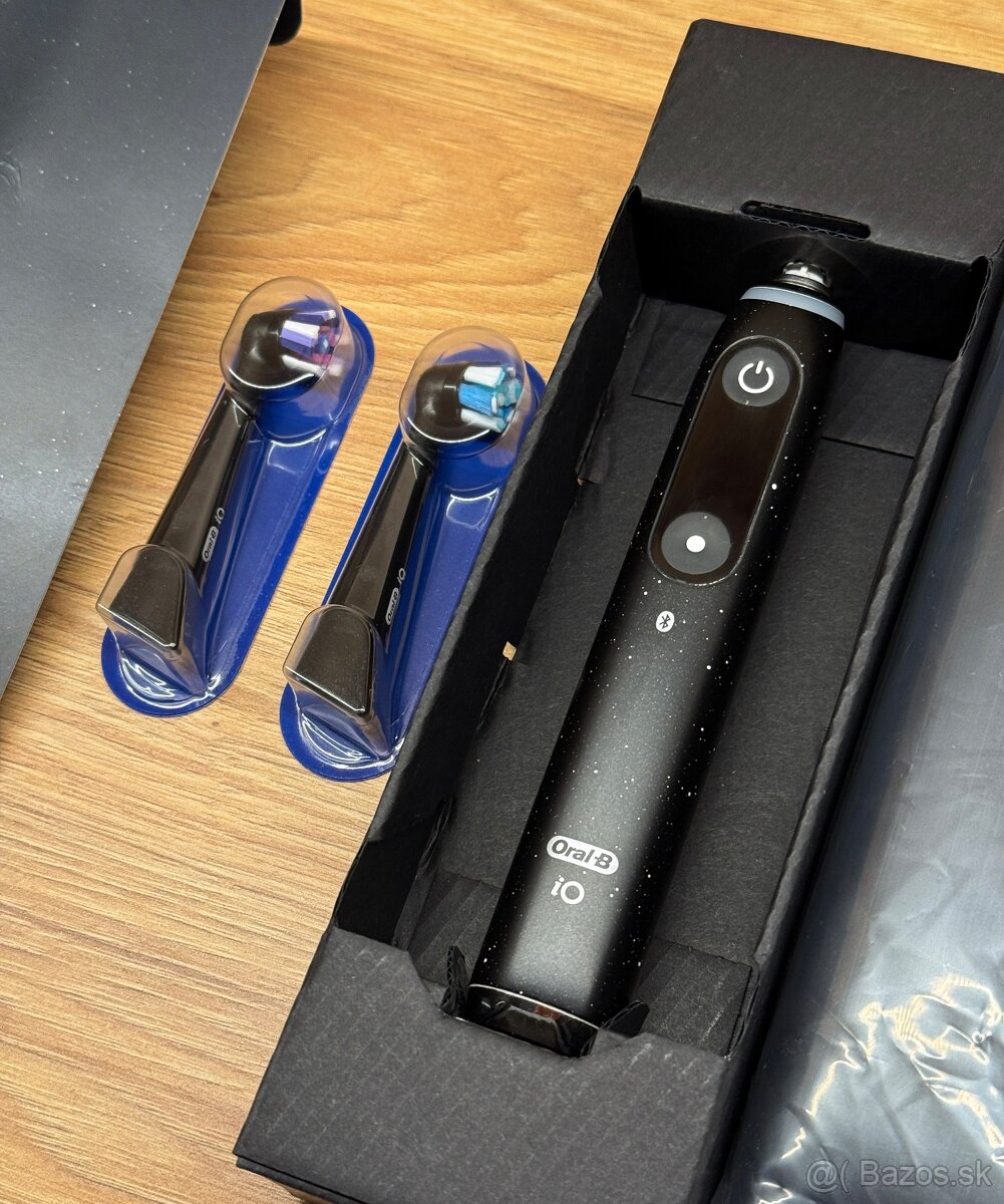 Oral B iO 10 Series Cosmic Black - elektrická zubná kefka - 4