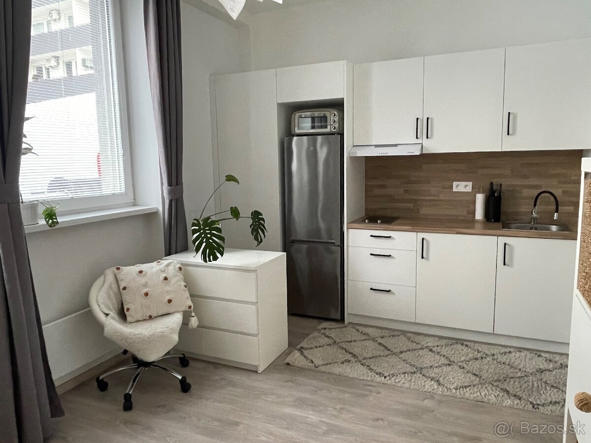 Prenajmem byt Podunajske Biskupice,BA - 4