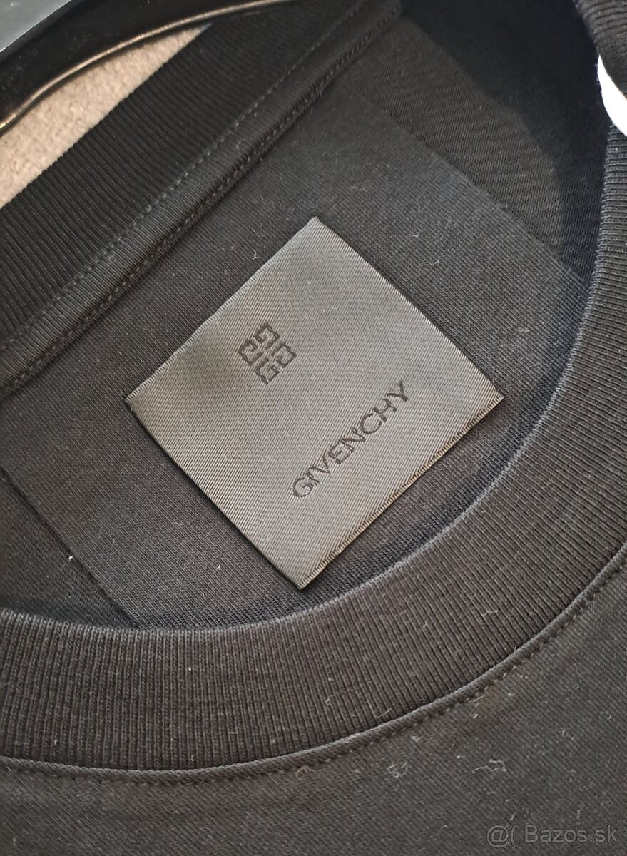 GIVENCHY TRIKO1 - 4