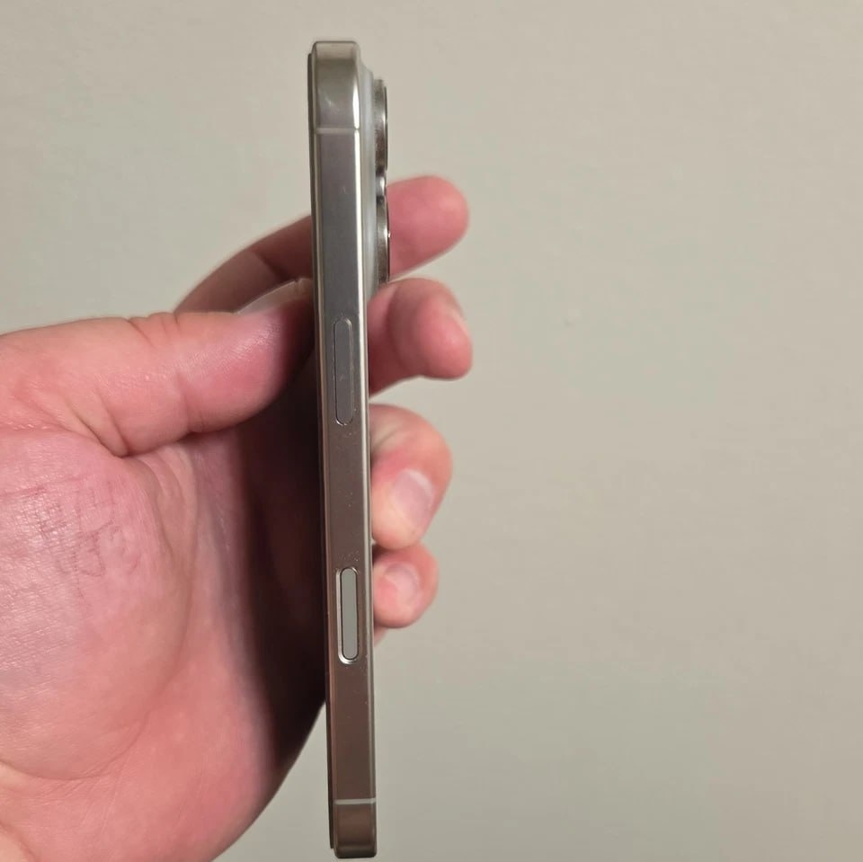 Apple iPhone 16 Pro 256 GB, sivý - 4
