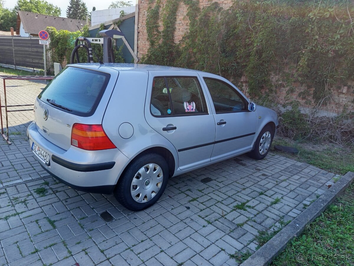 Predám VW Golf 4 IV 1.6 benzín 74kw - 4