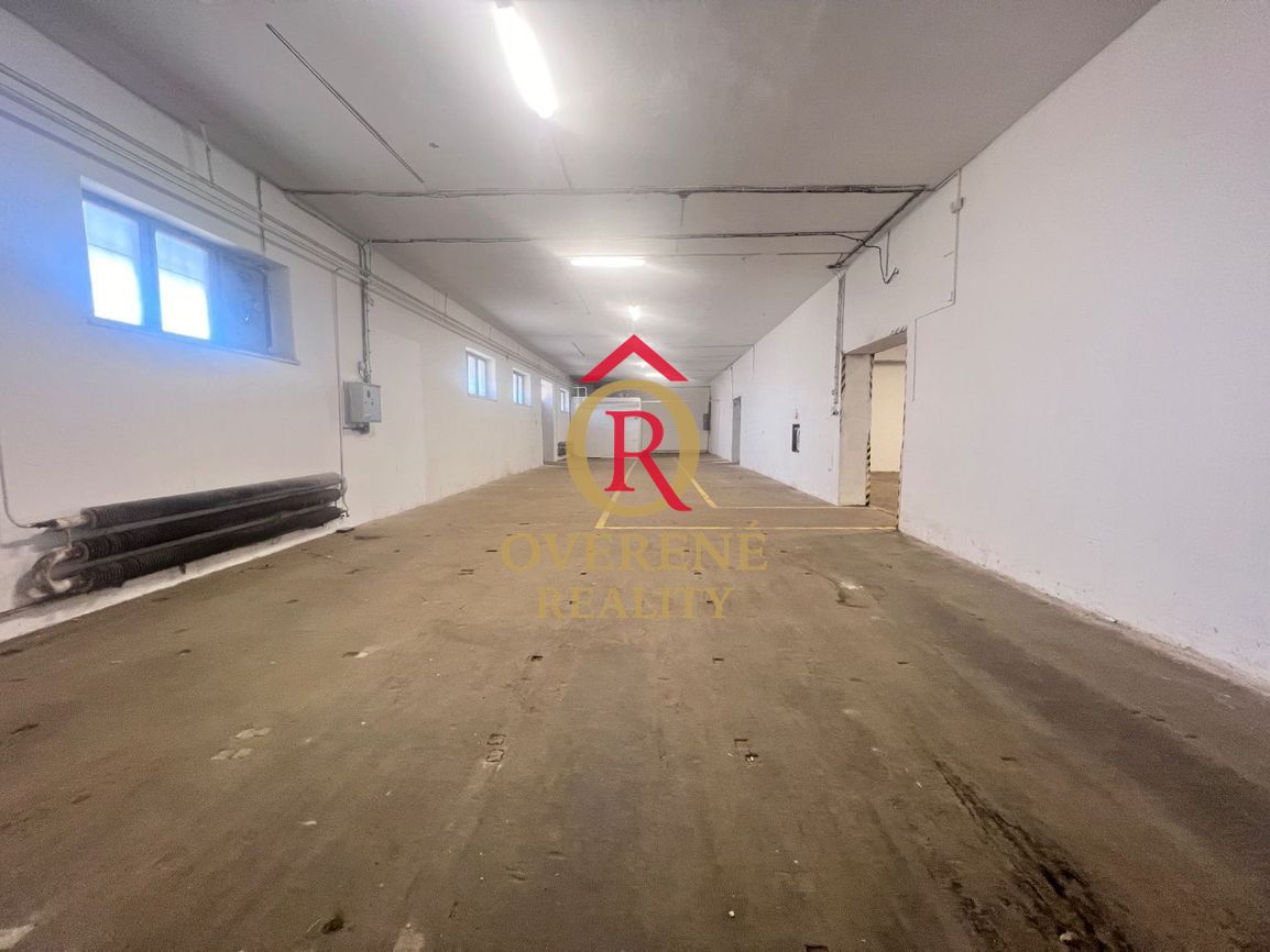 Na prenájom sklad 1474 m² s nakladacími rampami a kancelársk - 4
