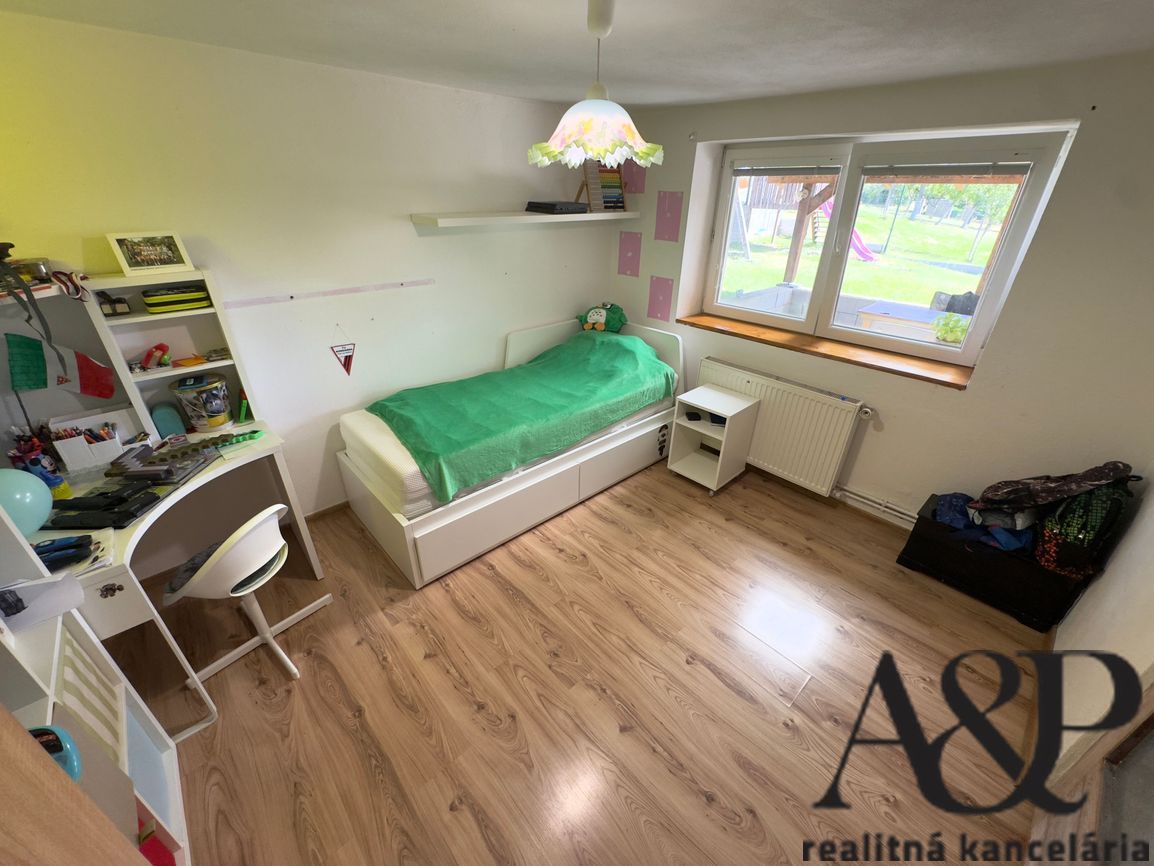 RODINNÝ DOM V PEKNOM PROSTREDÍ, POZEMOK 2392M2, RUDNÍK, okr. - 4