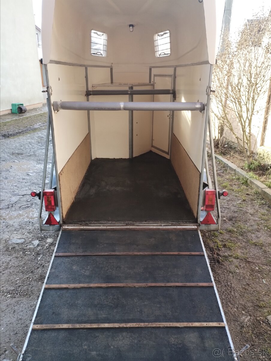 Prepravnik na kone.Hofer PT135. - 4