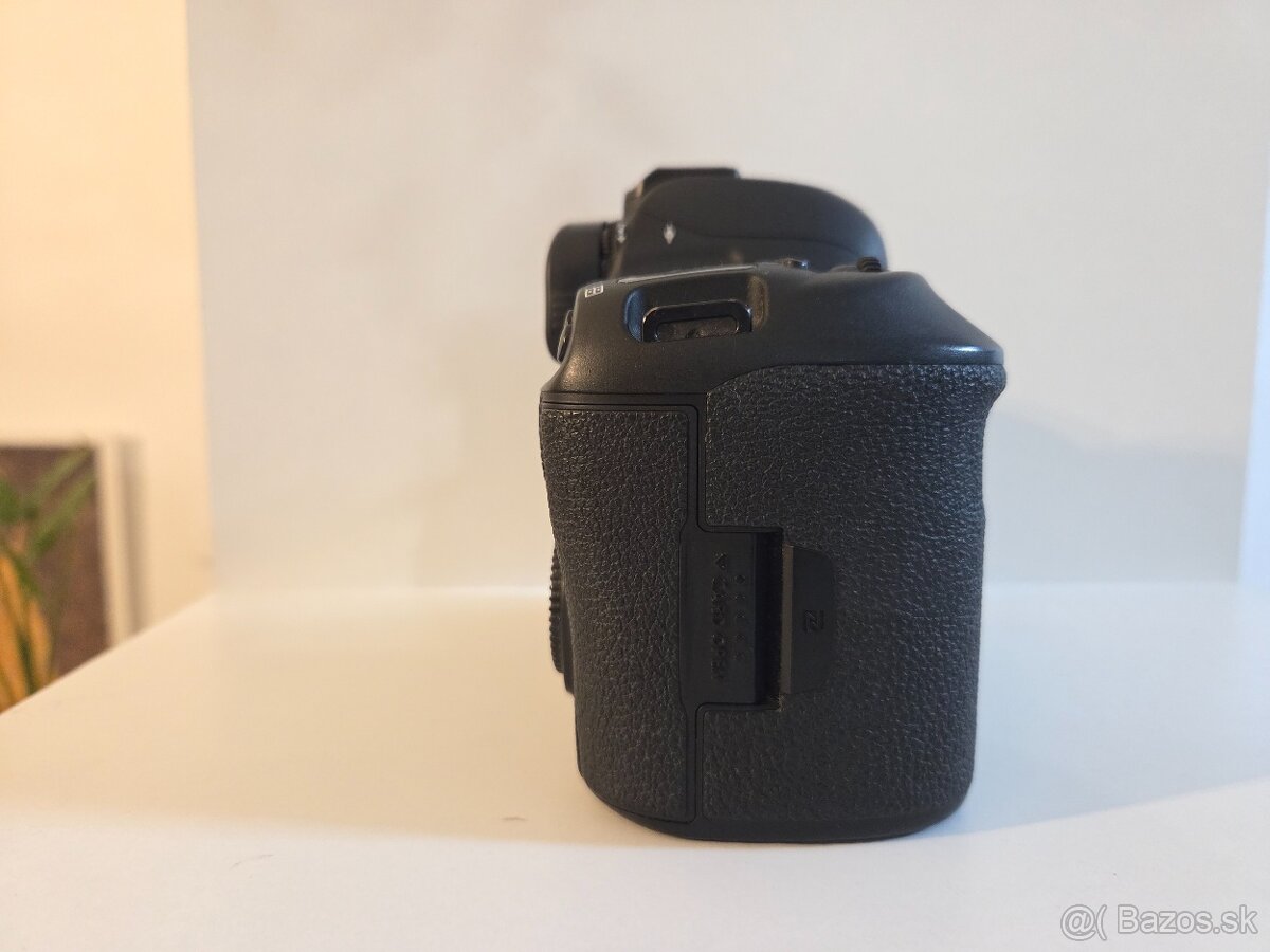 Canon EOS 5D Mark IV - 4