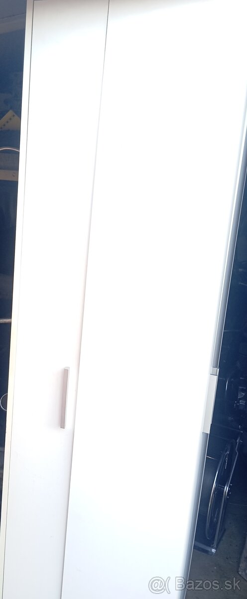 AKCIA: 3 dverova skrina - 4
