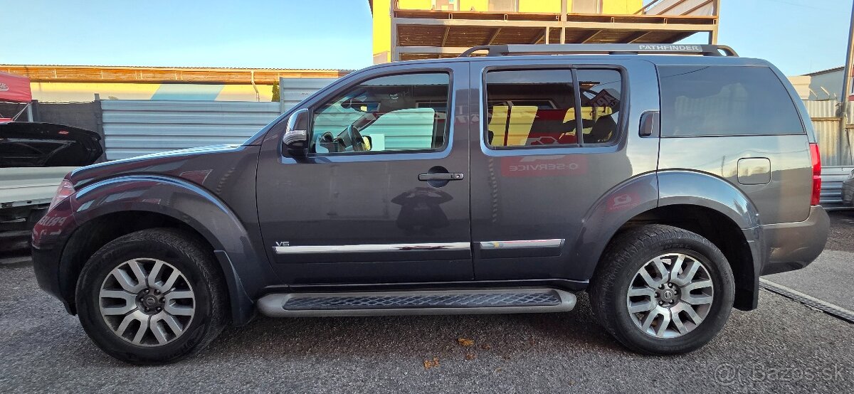 Nissan Pathfinder 3.0 V6 4x4 Automat Vzduch Podvozok 7-miest - 4