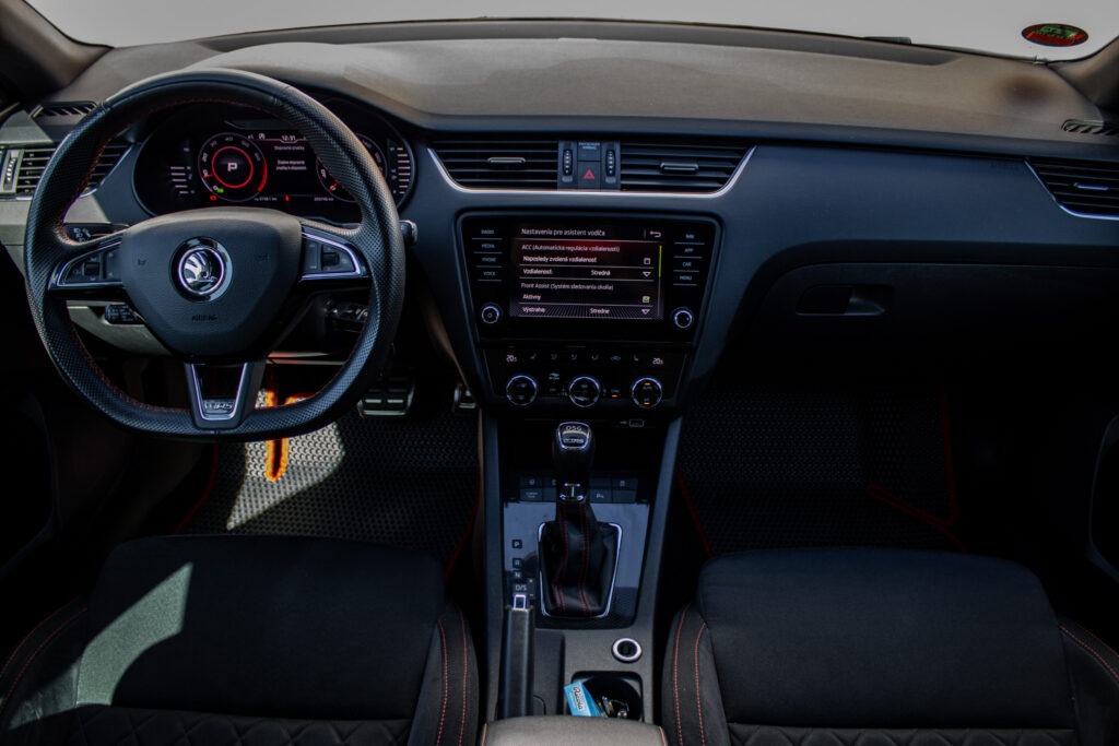 Škoda Octavia III RS 2.0 TSI 245 - 4