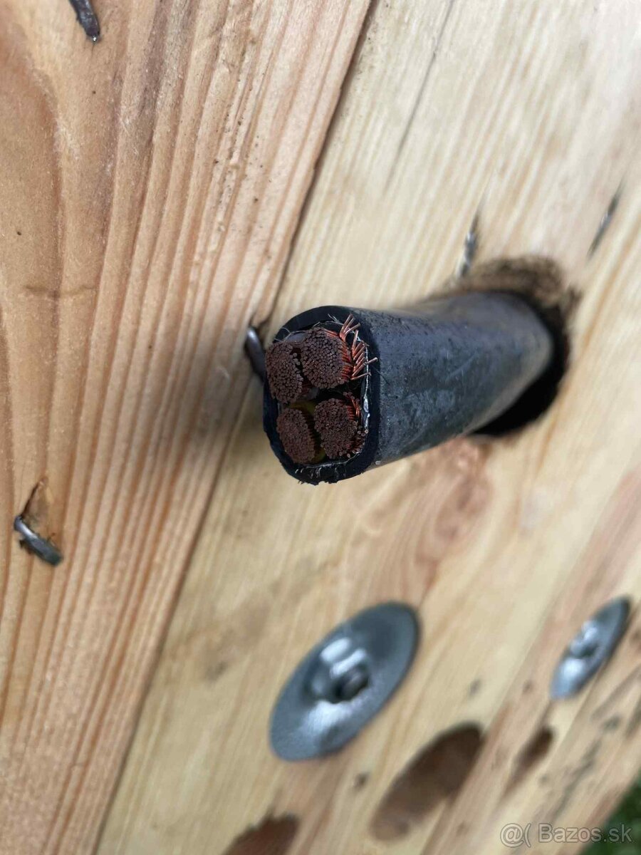 MEDENÝ KÁBEL 4X25 YSLCYK-JB - 4