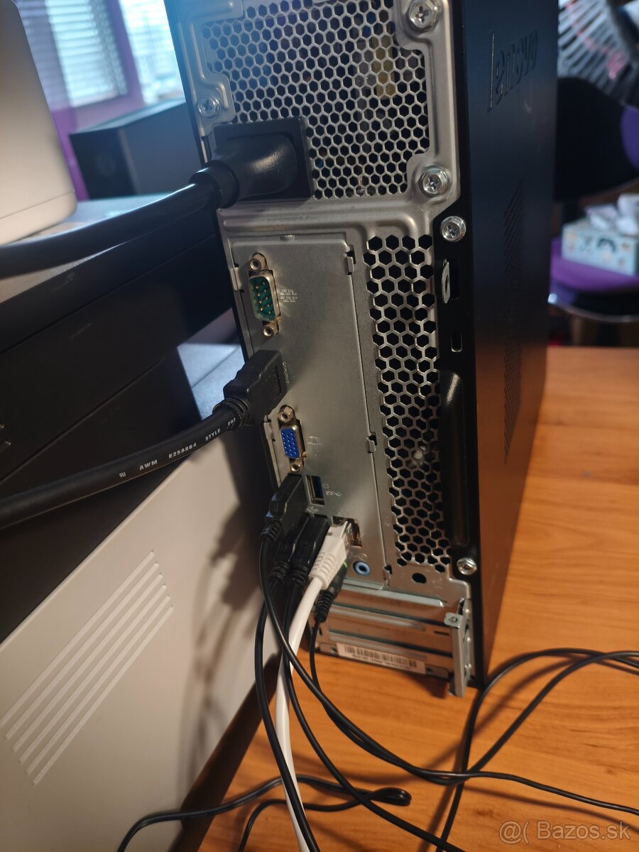 Lenovo i3-6100 8GB DDR4 1TB HDD - 4