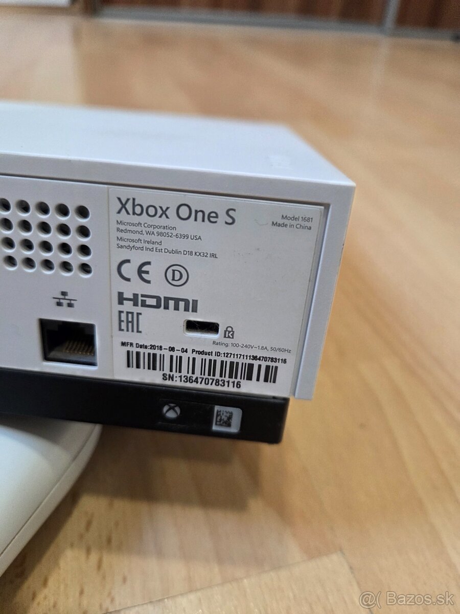 XBox One S - 4