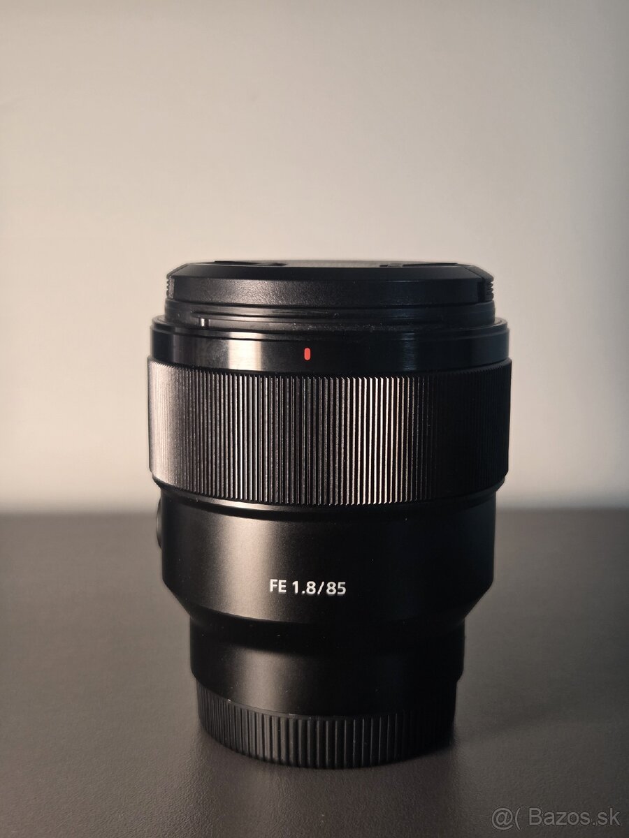 Sony FE 85mm f/1.8 - 4