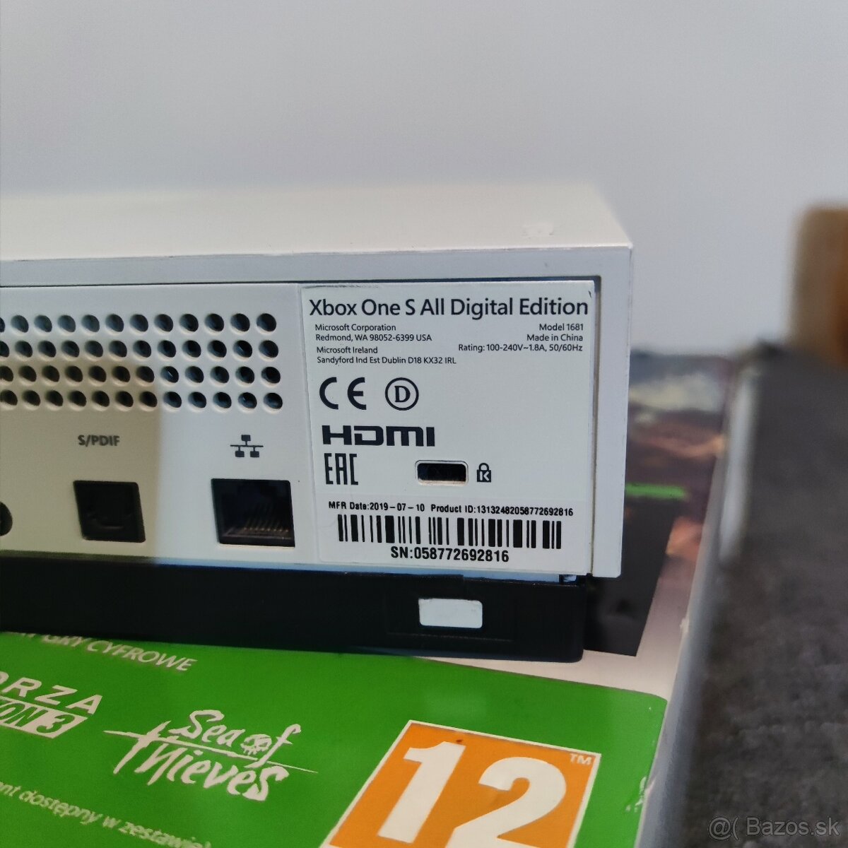 Xbox One S 1TB All Digital - 4