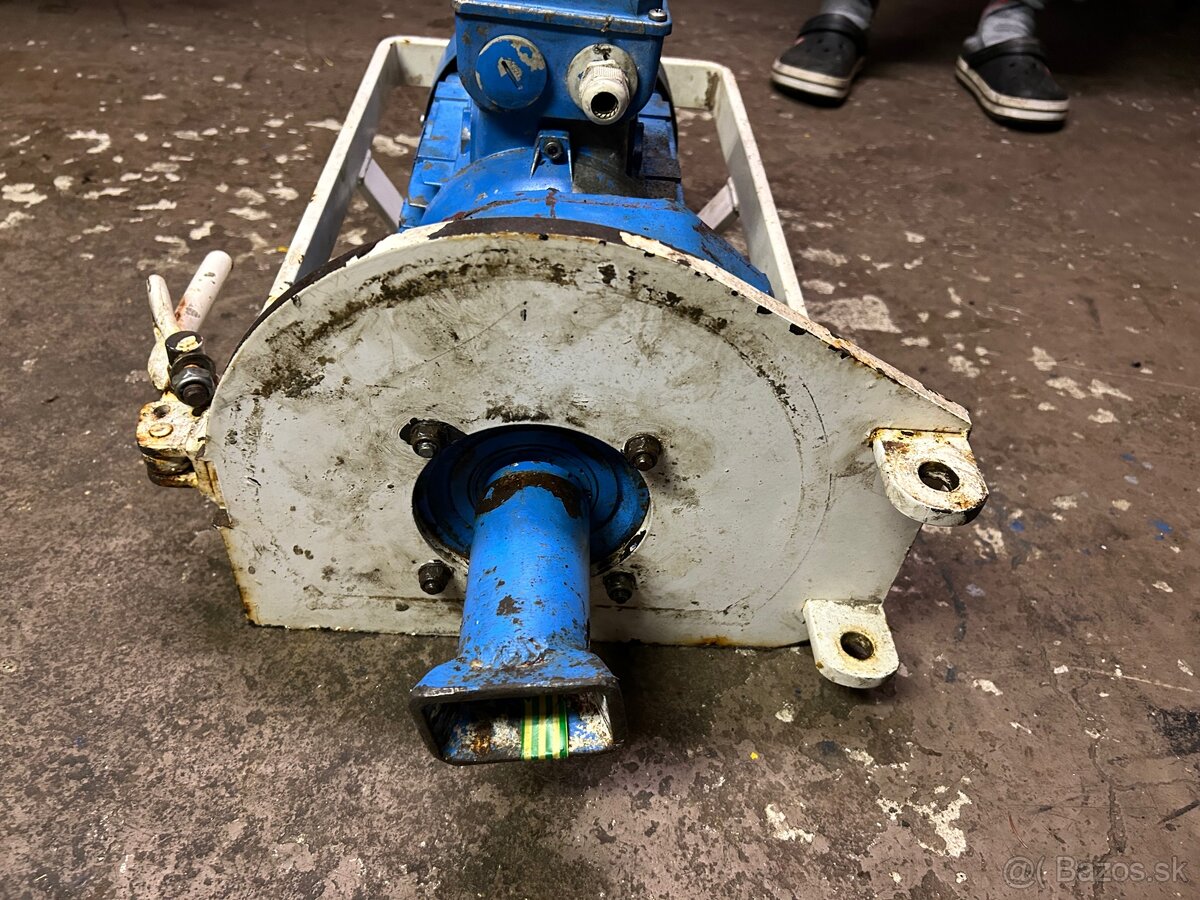 Elektromotor s prevodovkou - 4