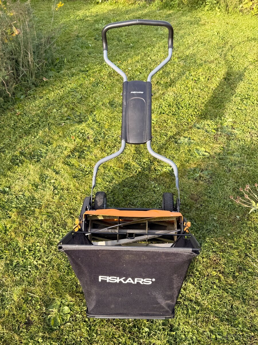 Ručná vretenová kosačka Fiskars - 4