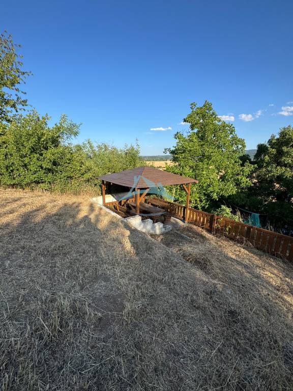 Predám vinicu s chatkou v Šahách – ideálne miesto pre oddych - 4