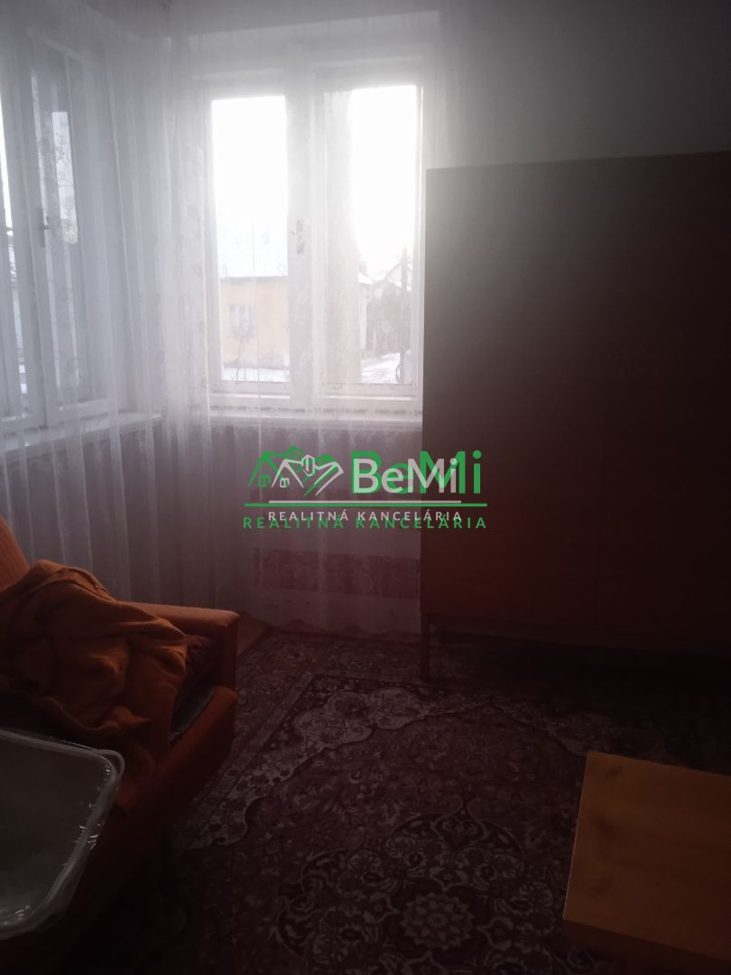 Predaj rodinného domu – stará zachovalá chalúpka s veľkým po - 4