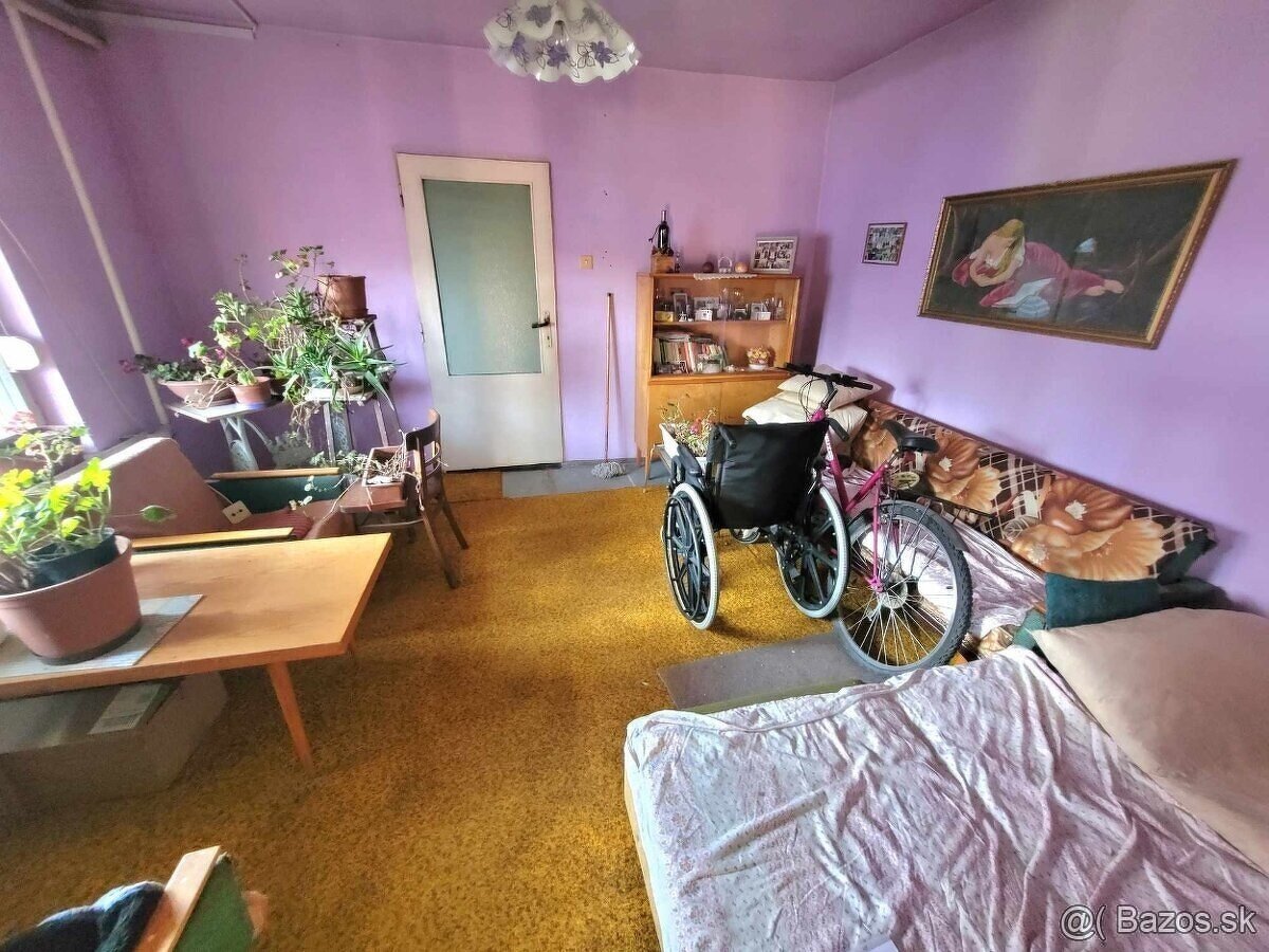 Predáme tehlový rodinný dom s garážou v obci Salka. - 4