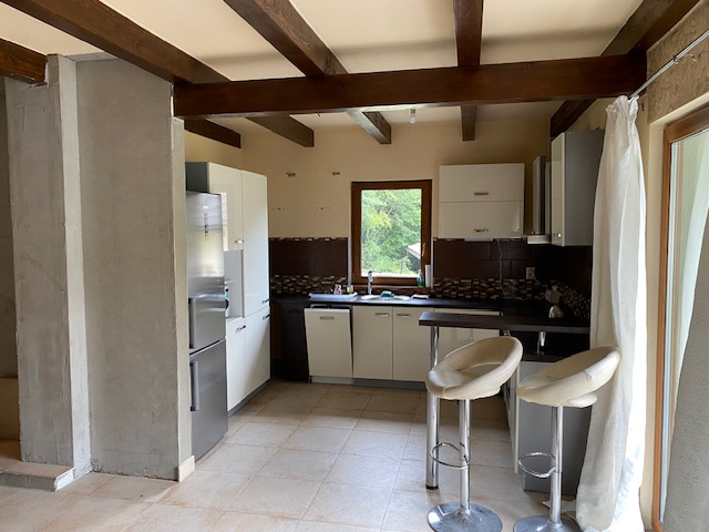 Bývanie v domčeku neďaleko B. Bystrice? Nech sa páči ... - 4