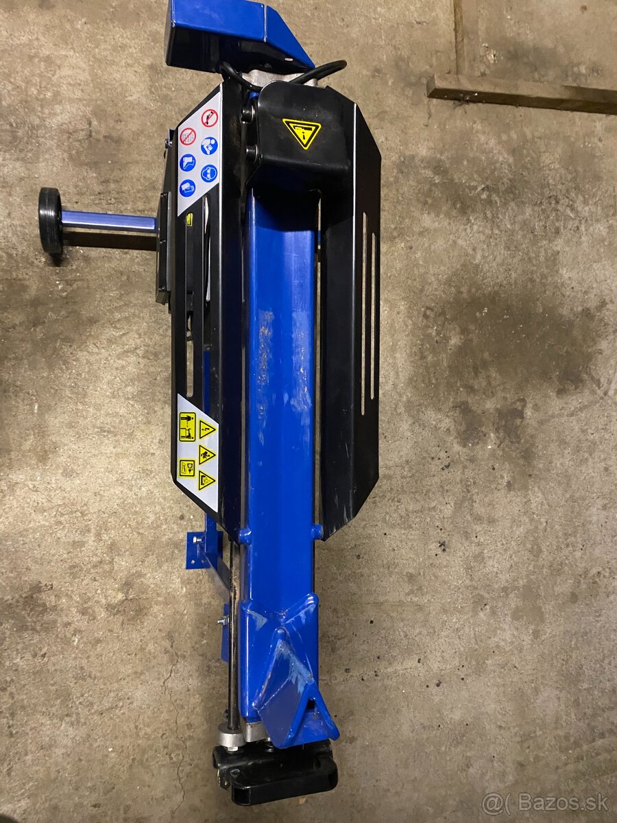 Štiepačka na drevo - 4