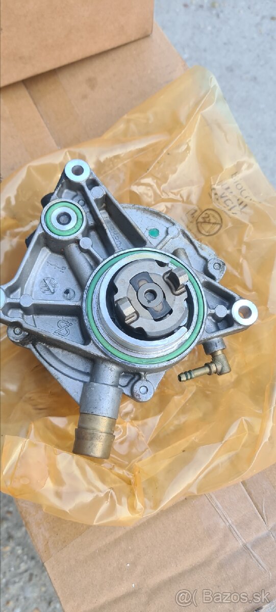 Predám originál používanú vákuovú pumpu Porsche - 4