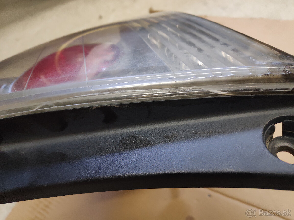 Zadné pravé svetlo lexus is200 - 4