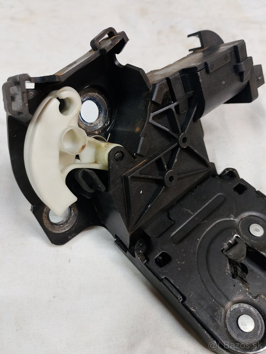 Predám zámok kufra audi - 4