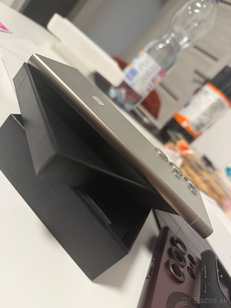 Samsung Galaxy S24 Ultra 5G 12 GB / 256 GB - Titanium Gray - 4