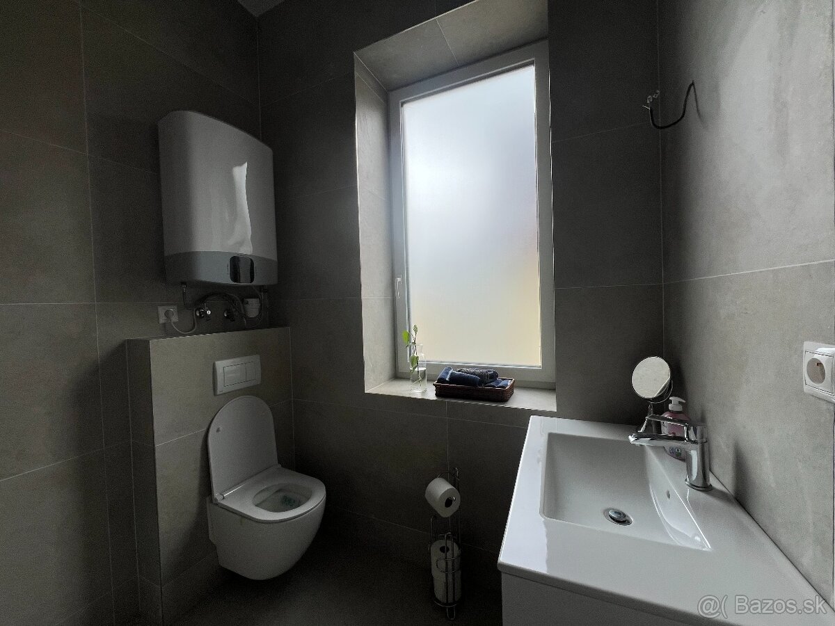 Reprezentatívna Kancelária pre jednu osobu - 4