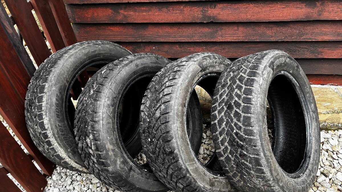 Predam 225/55r17 zimne - 4