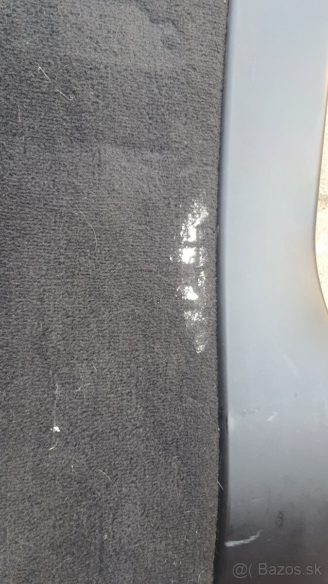 Čalúnenie a plasty z kufra E39 Touring - 4