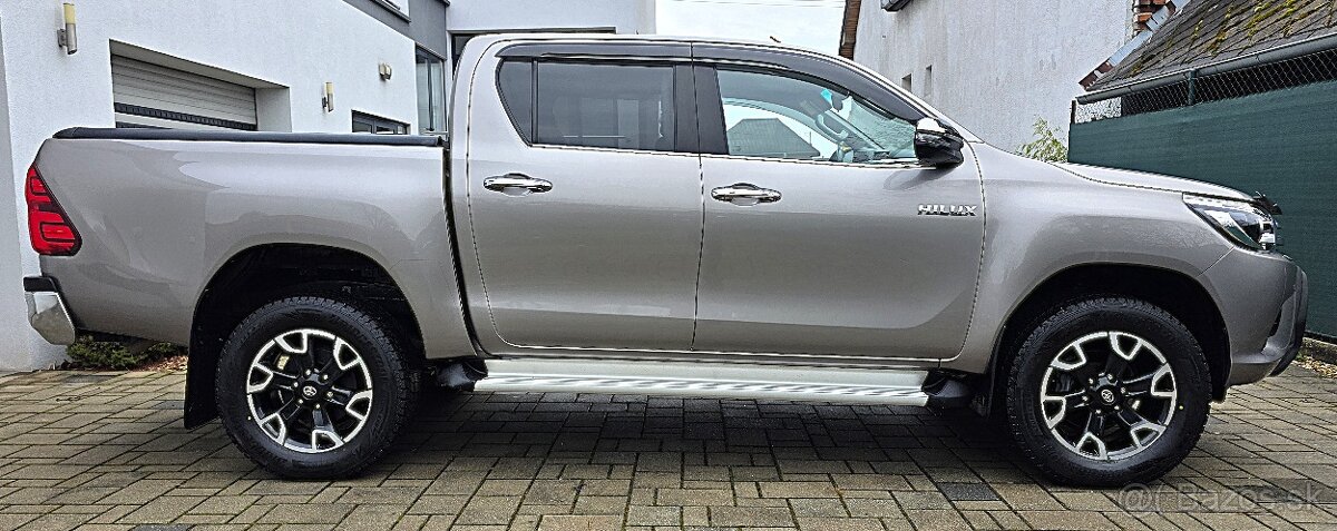 Toyota Hilux DC 2.4 I D-4D Executive A/T - 4