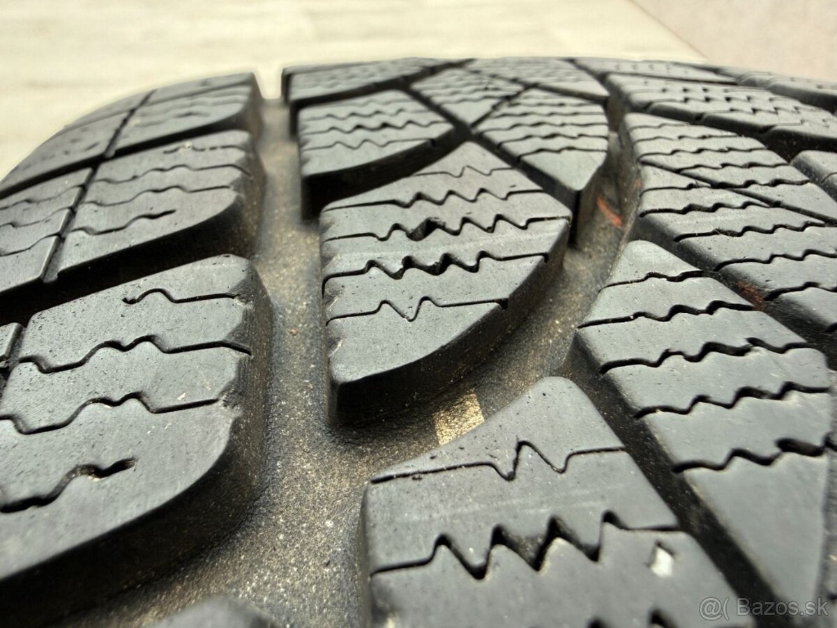 R17 ORIG.DEVONPORT VW T5,T6,T6.1 PNEU DOT24 99/95% - 4