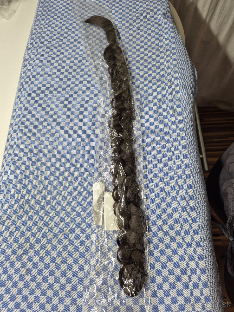 3 x umelé vlasy. - 4