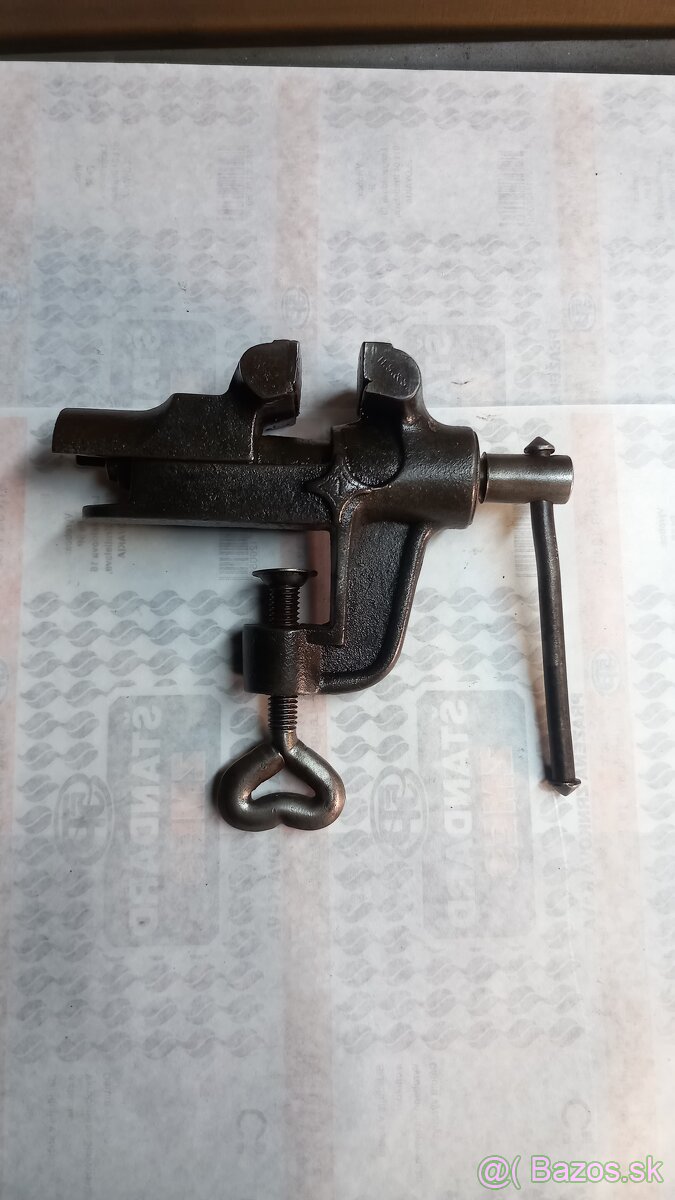 Starožitný zveráčik, obuvnícky lis - 4