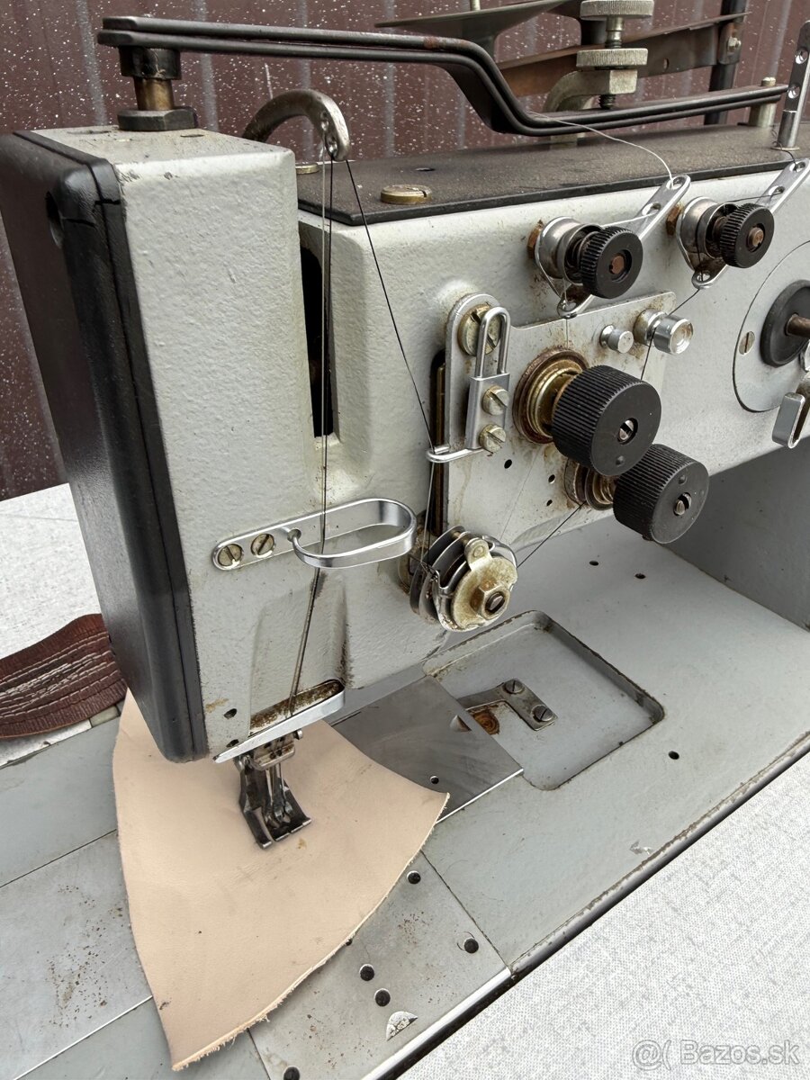 Dvoujehlový šicí stroj Adler 267 4 mm Pfaff Dürkopp - 4